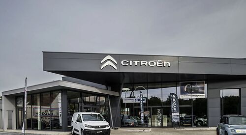 Toonzalen, winkels en garages